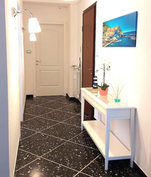 Elegante Appartamento La Spezia Centro Exterior foto